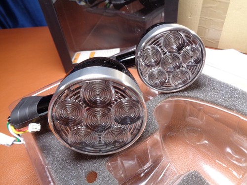 GENUINE TRIUMPH, BONNEVILLE BOBBER, 2017-2022, LED, STOP /RUN -REAR INDICATORS - Picture 7 of 20