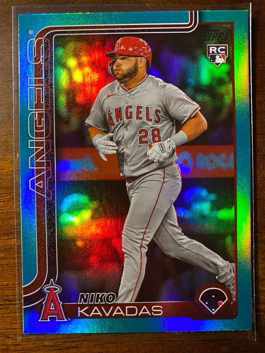 2025 Topps Series 1 Niko Kavadas #278 RC Aqua Rainbow Foil Los