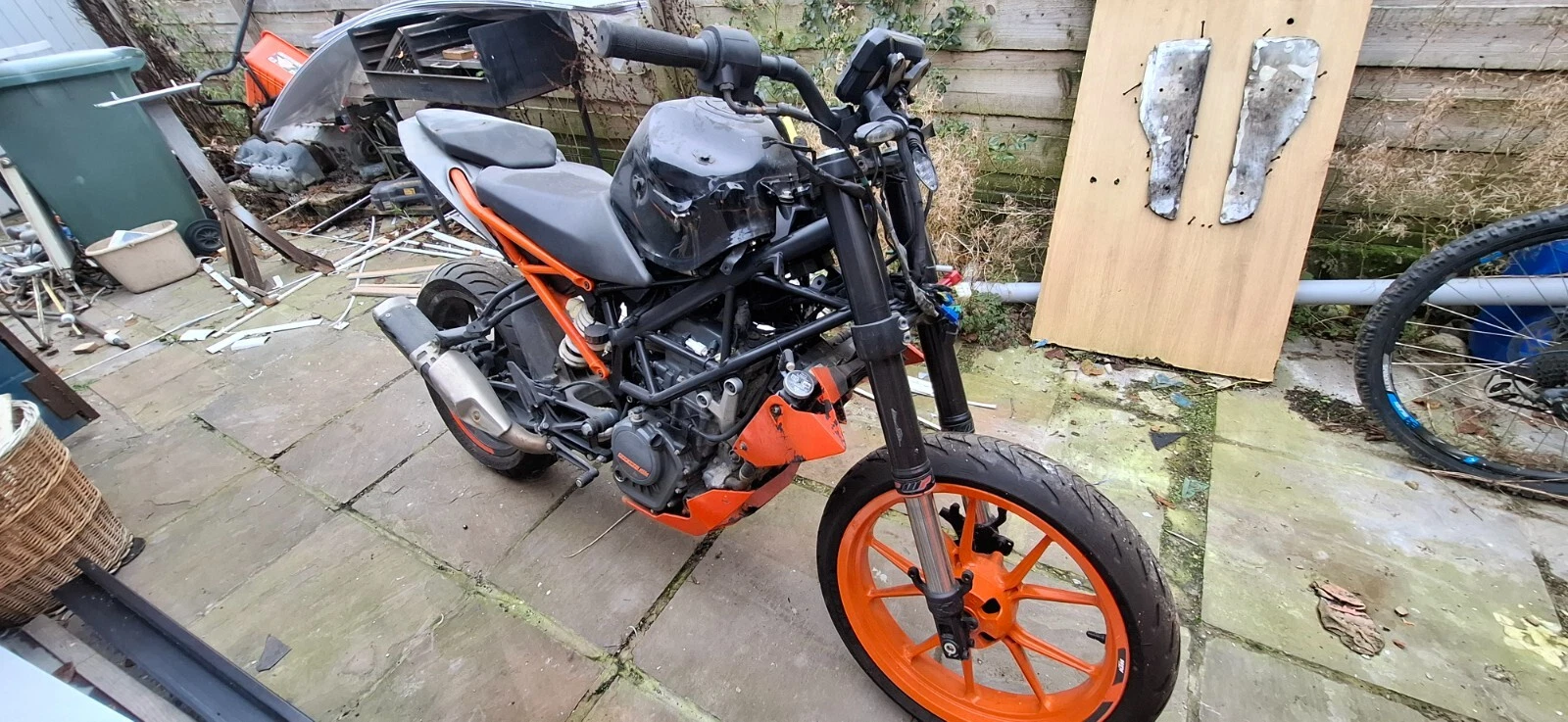 KTM Duke 125 - Picture 4 of 4