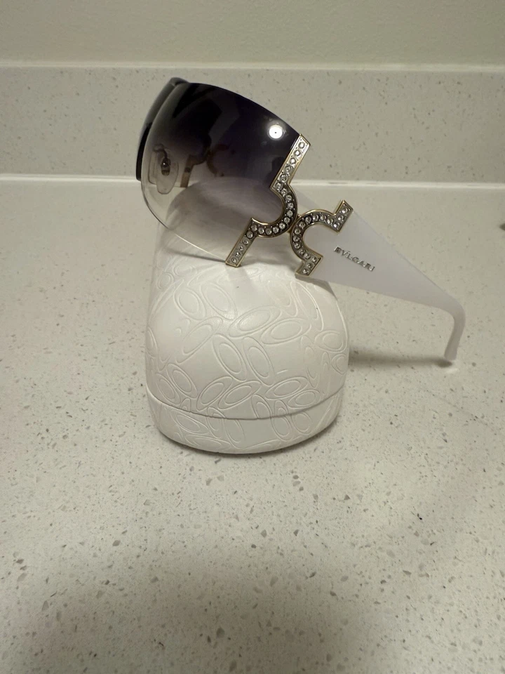 Óculos de sol Bvlgari 651B 939/8G escudo sem aro preto com cristais Swarovski com estojo - Imagem 3 de 4