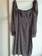 PrettyLittleThing Plus Black Floral Dress – UK 18