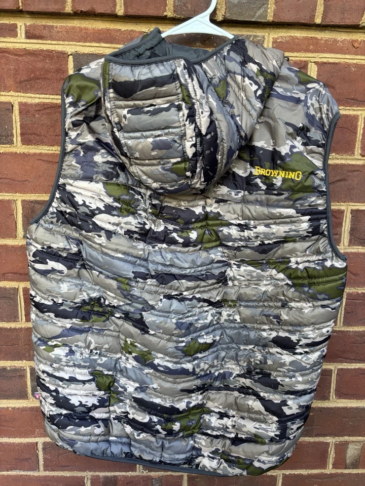 Browning Primaloft Auric Camoflauge Hooded Zippered Vest Size Large - Image 4 of 4