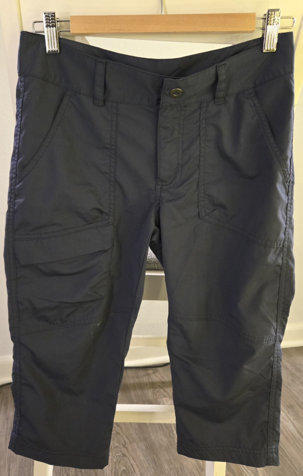 Columbia Omni-Shield Women's Navy Blue Capri Hiking Pants Size 4 Water Resistant