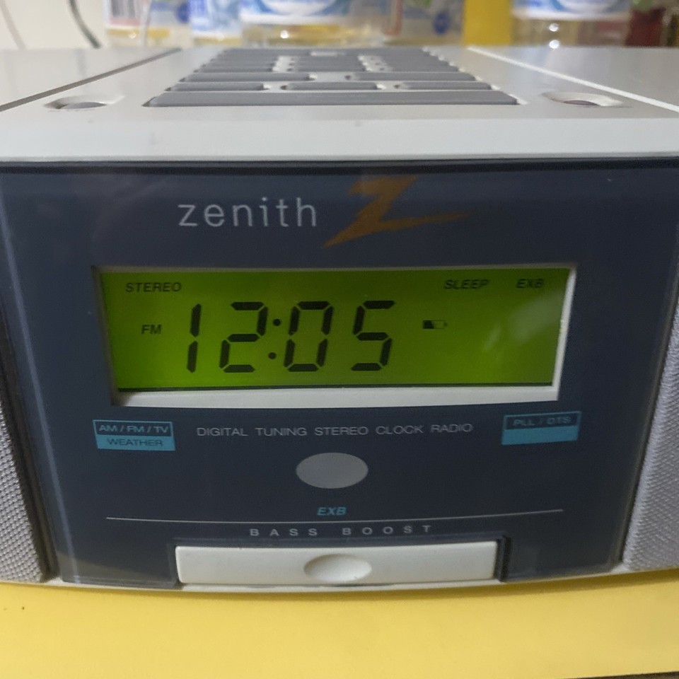 Vintage Zenith Z212G AM/FM Stereo/TV Digital Tuning Clock Radio Stereo ...