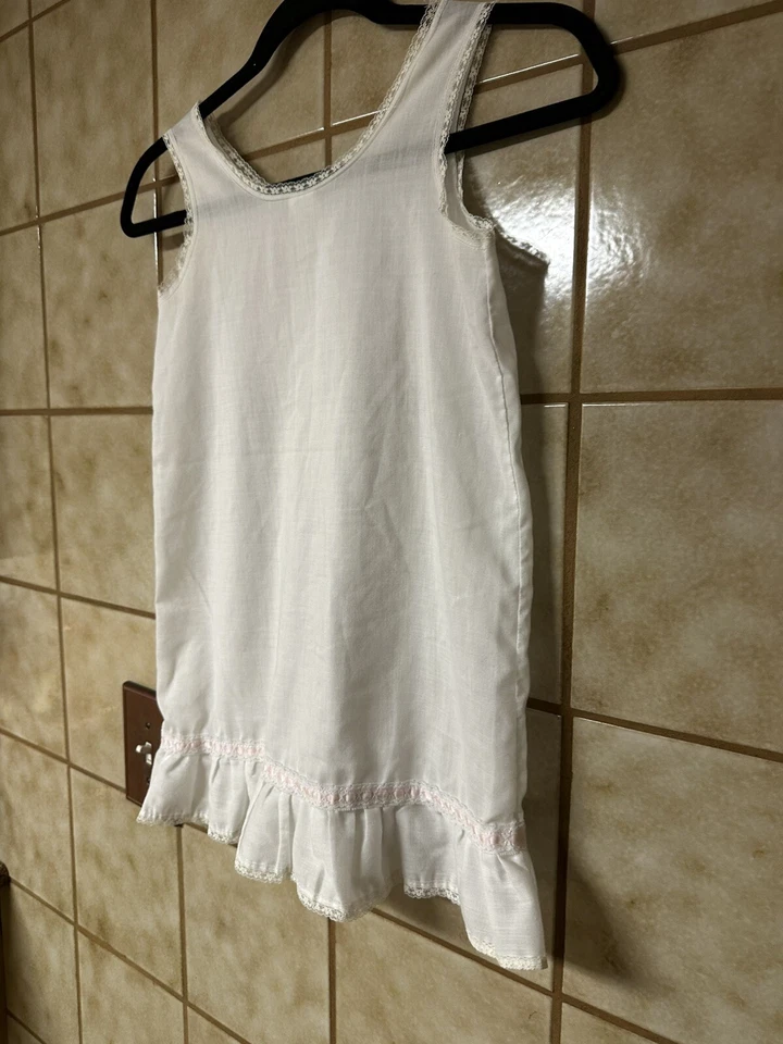 Cinta rosa blanca vintage para niñas, hecha en EE. UU., talla 6/7 Foto 3 de 4