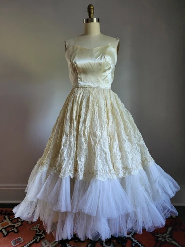VTG 50's CHAMPAGNE SATIN LACE & TULLE CUPCAKE WEDDING PARTY LONG  DRESS