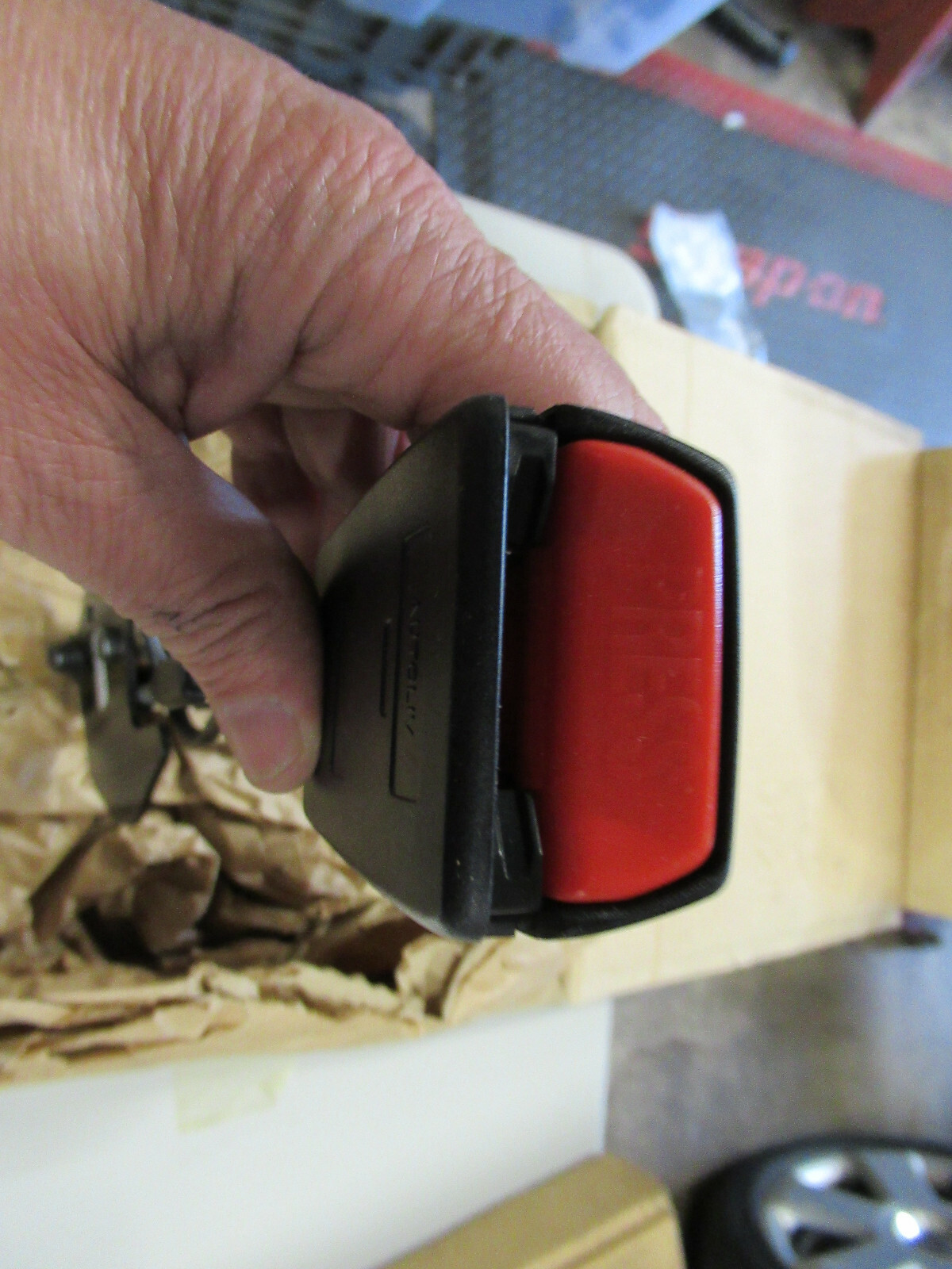 BMW SEAT BELT LATCH, 72 11 8 233 537, NOS eBay