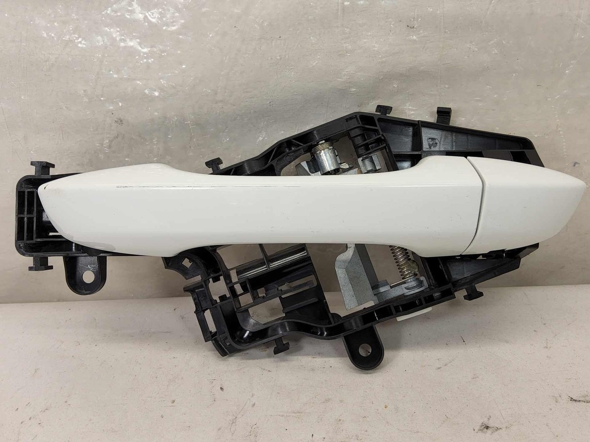 2018-2023 Volkswagen Tiguan Outside Door Handle Left 18 19 20 21