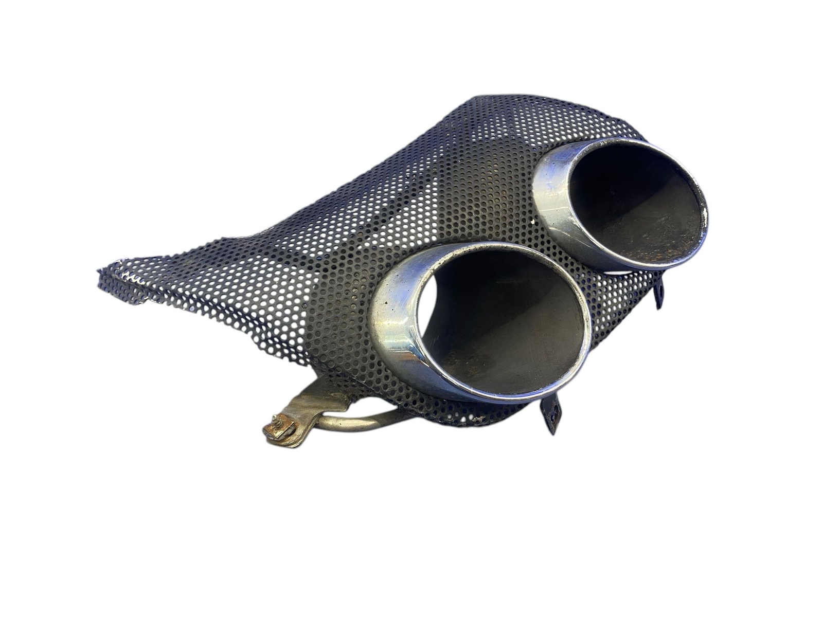 2017-2024 MASERATI LEVANTE RIGHT MUFFLER TAIL PIPE EXHAUST TIP W/ GRILLE *NOTE*