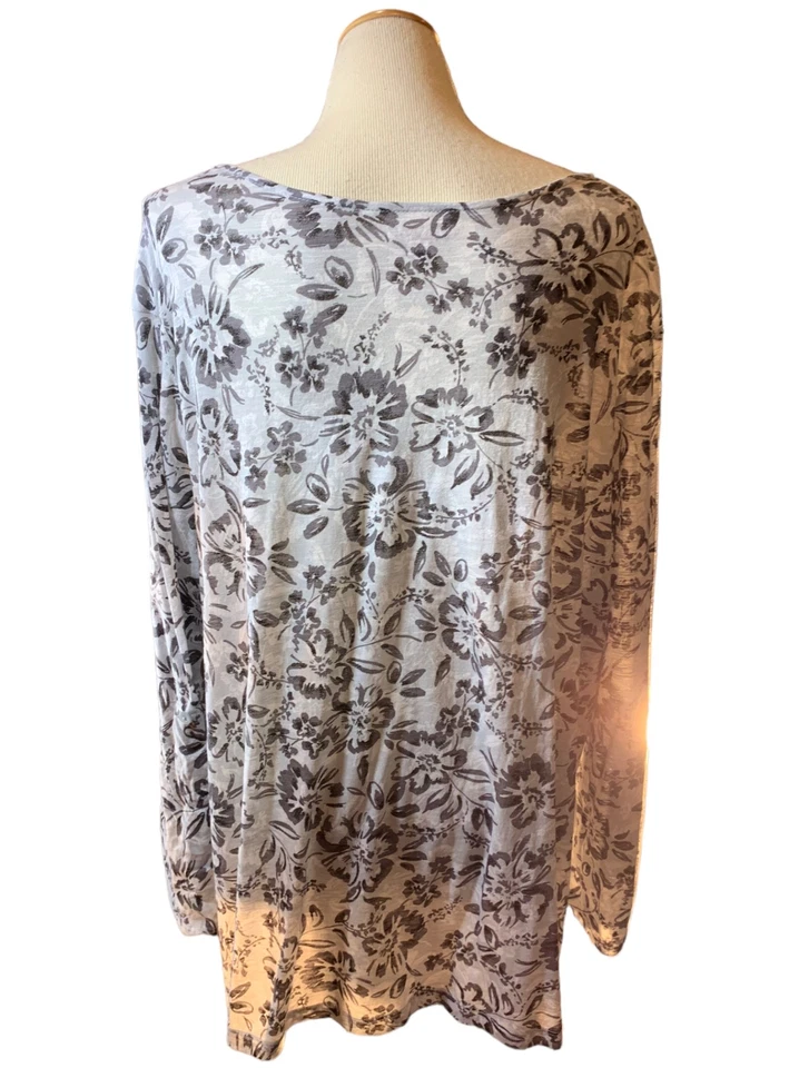 Casa rodante LAURA SCOTT Top Estampado Floral AZUL PERLA Talla 3X Manga Larga Cuello en V Nueva con Etiquetas $40 Foto 2 de 4