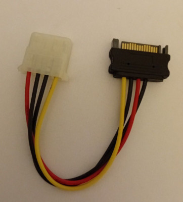 15 cm Verlängerungskabel 4 Pin 5,25 Stecker auf Buchse IDE Netzteil intern PC Power NEU 