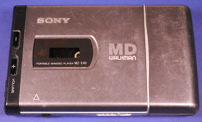 SONY PORTABLE MINIDISC PLAYER MZ-E40 MD Walkman PLAYS DISCS BUT NO DISPLAY