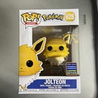 Funko Pop! Pokemon - Jolteon #628 Diamond 2021 Wondrous Convention w protector