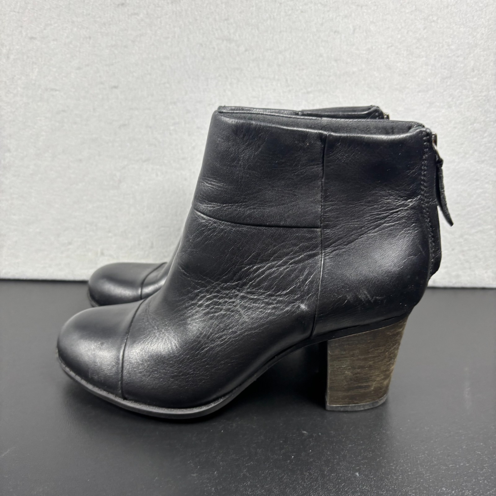 Clarks Enfield Tess Women's Black Leather Back Zip Ankle Boots Shoes Size 6.5M