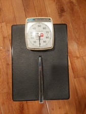 HEALTH o METER Professional Scale 300lbs Works Great Vintage Doctors Office