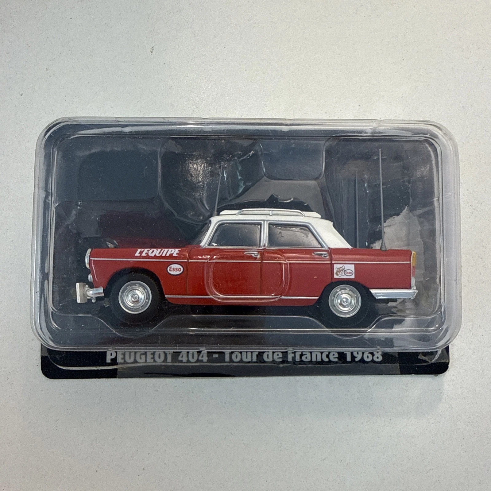 Voiture Miniature Peugeot 404 Tour Se France 1968 Échelle 1/43