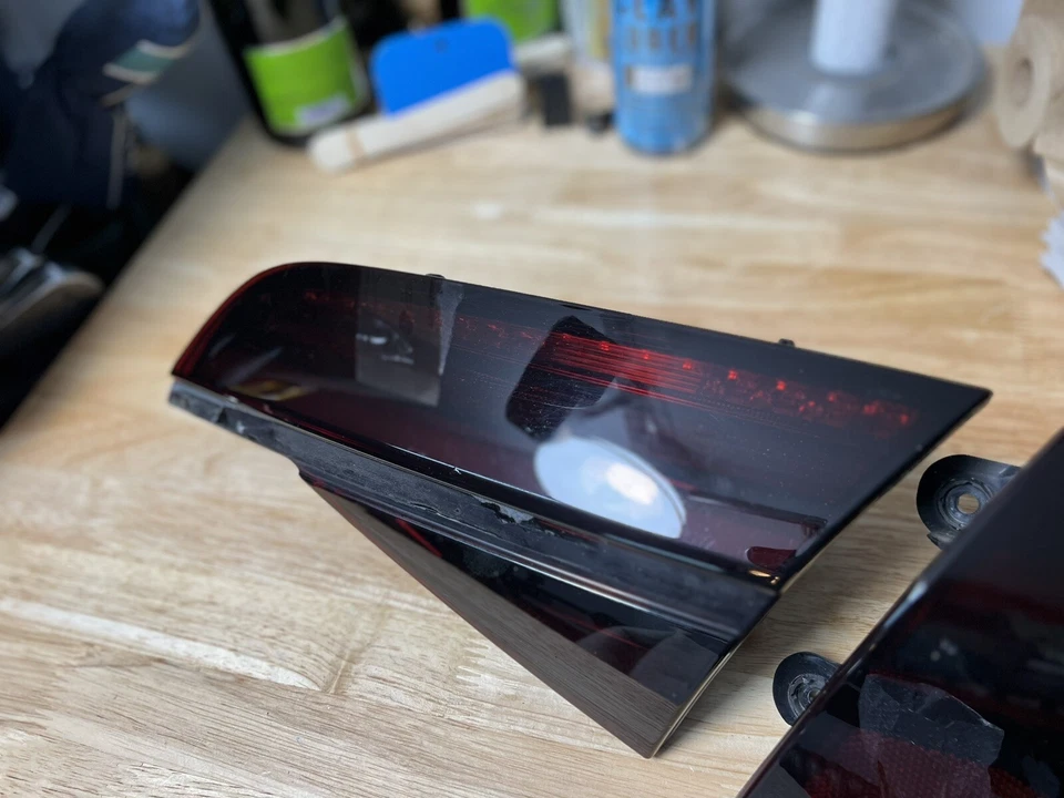 Luces traseras del lado derecho del pasajero Audi S8 Plus 2015-2018 OEM pintadas profesionales Foto 3 de 4