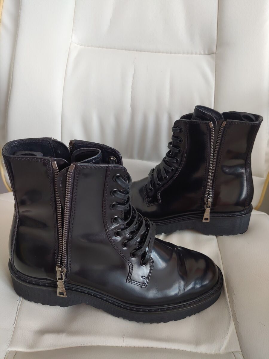 Prada Womens Combat Two Zip Lace Up Ankle Boots Black Patent Prada Womens Combat Two Zip Lace Up Ankle Boots Black Patent