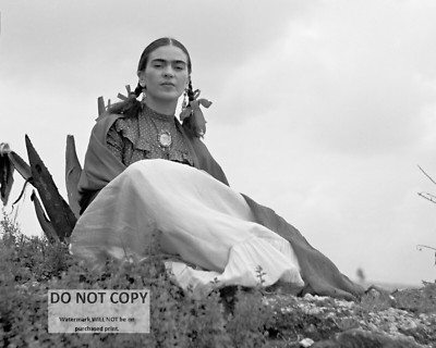FRIDA KAHLO MEXICAN PAINTER - 8X10 PHOTO (MW-580)