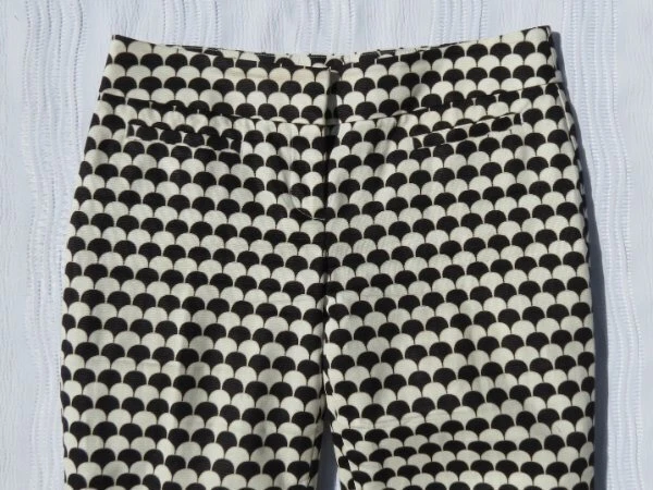 Pantalones al tobillo ANN TAYLOR para mujer XS 0 marfil negro estampado algodón texturizado ajuste Devin Foto 2 de 4