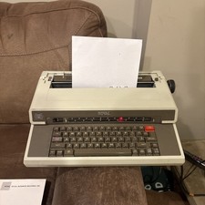 Royal Alpha 2001 Beige Brown Manual Portable Typewriter With Hard Carrying Case thumbnail