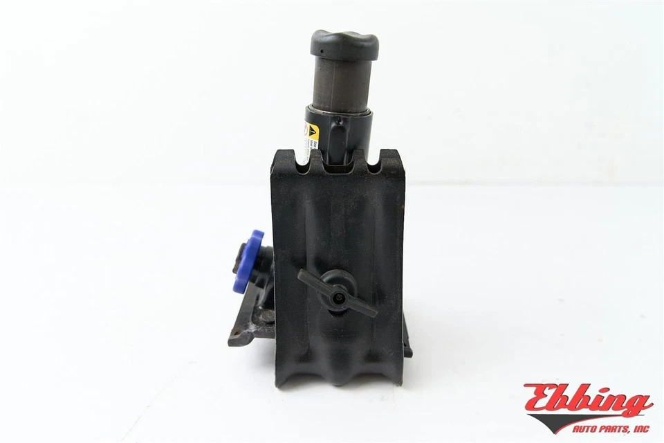 Jack and Tool Kit W Wheel Chocks Fits 2004-2006 Chevrolet Suburban 2500 704263 - Image 4 of 4