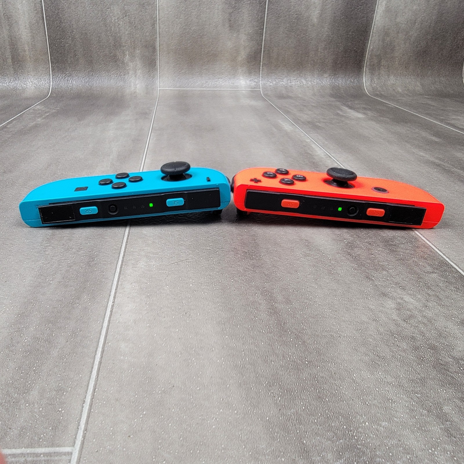Nintendo Switch Joy-Con Coppia Controller HAC-015/HAC-016 Rosso Neon/Blu Neon foto 6