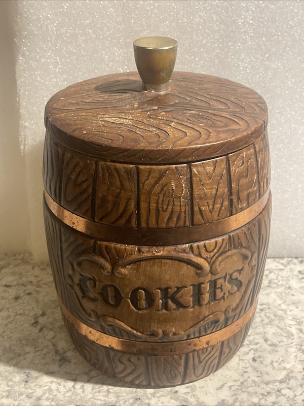 Vintage 1960’s Treasure Craft Cookie Jar Barrel Kitchy Knick Knack