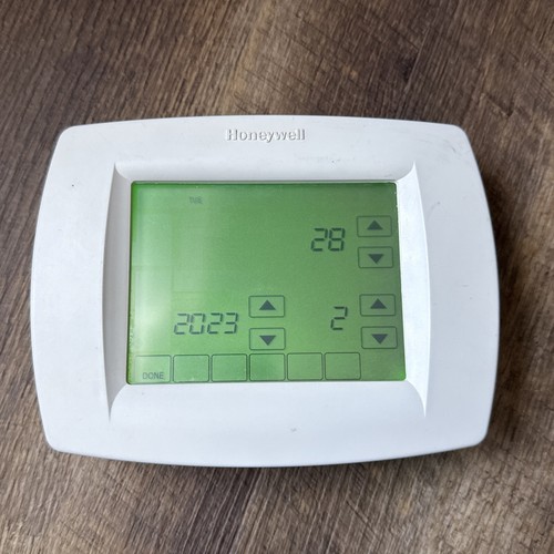 Honeywell TH8320U1008 7-Day VisionPRO 8000 Touchscreen Programmable Thermostat