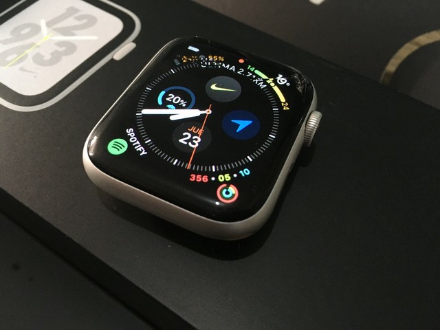 apple watch series 4 nike 