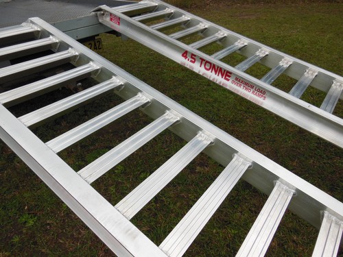 4.5 Tonne Capacity Excavator Loading Ramps 4.1 Metres long x 500mm track width - Picture 9 of 9