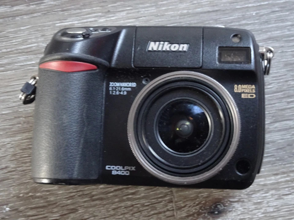 Vintage NIIKON Coolpix 8400 8MP Digital Camera (25521). Cheapest on EBAY. - Image 2 of 4