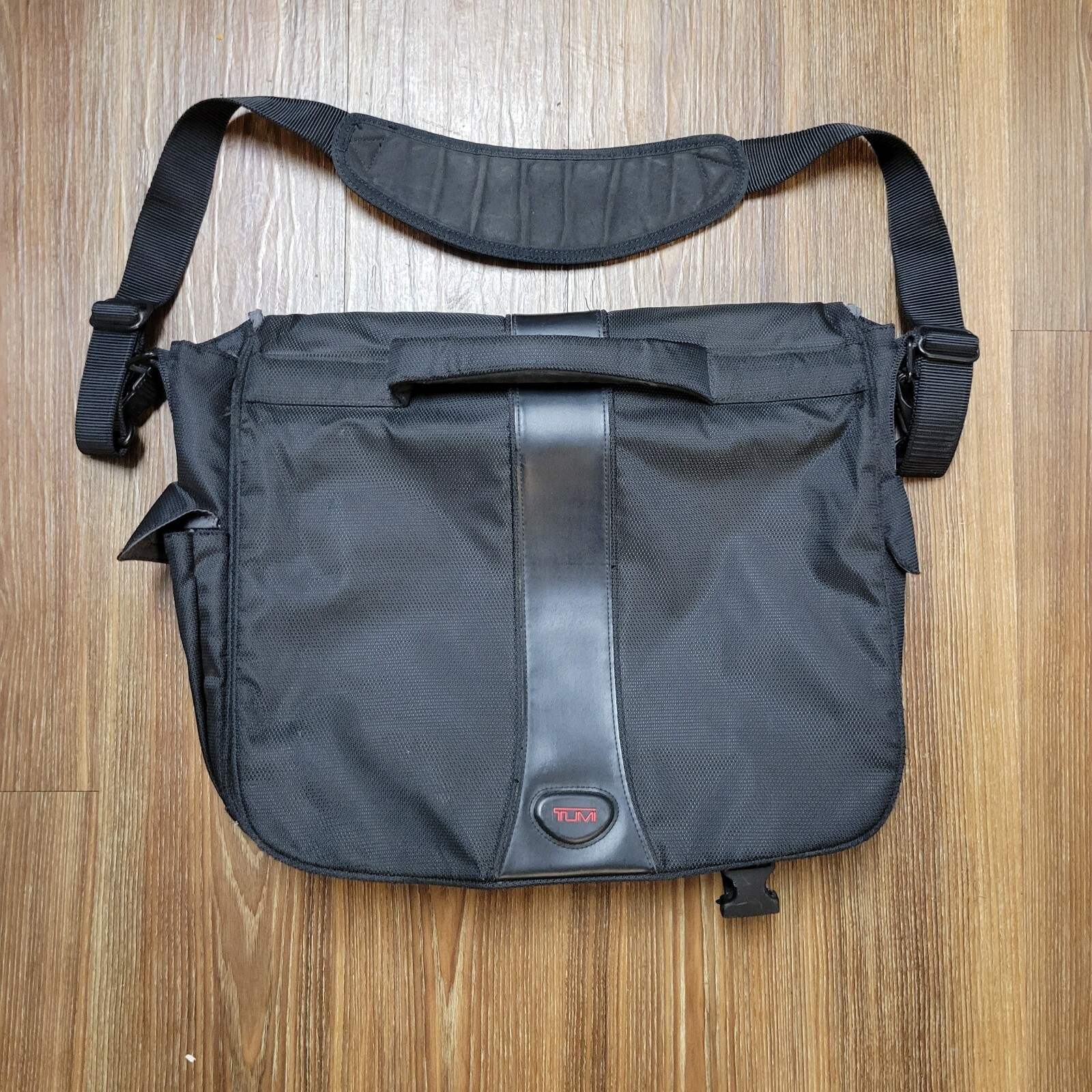 Tumi Leather Ballistic Nylon Messenger Computer Trave… Gem