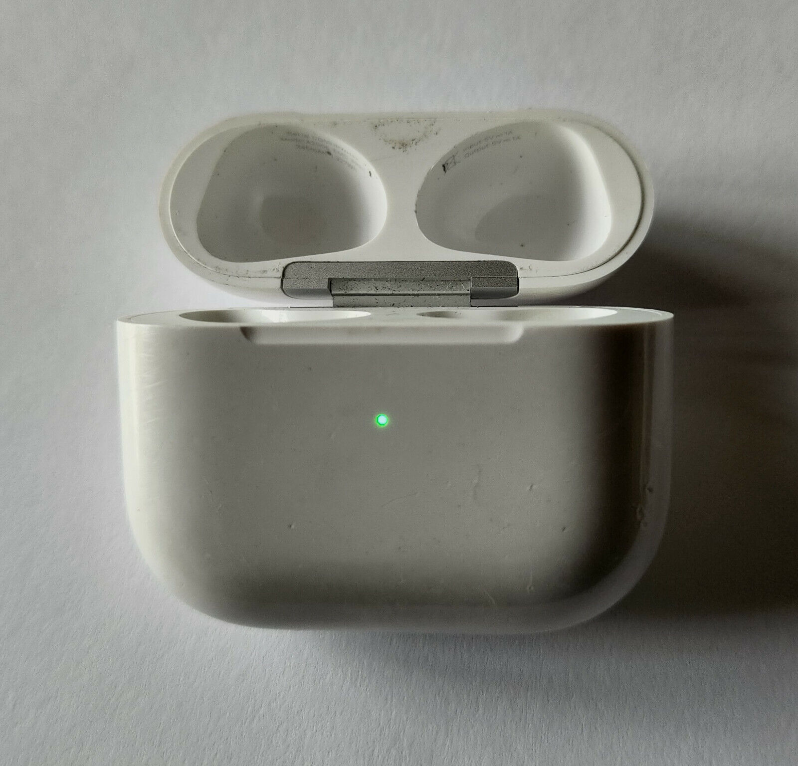 Uafhængighed Drejning fossil Original 3RD GEN Apple AirPods Carrying Charging Case Only Gen 3 A2566 in  Bulk P | eBay