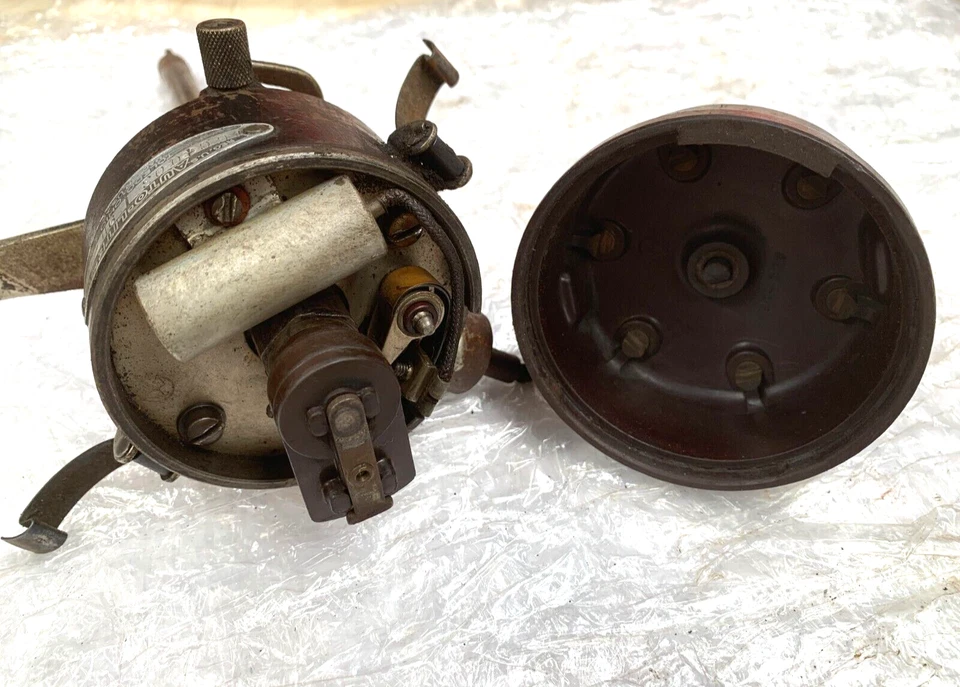 OEM NOS Autolite 1AD-6004-1E 2D X 4cyl Distributor Tractor? - image 4 of 4