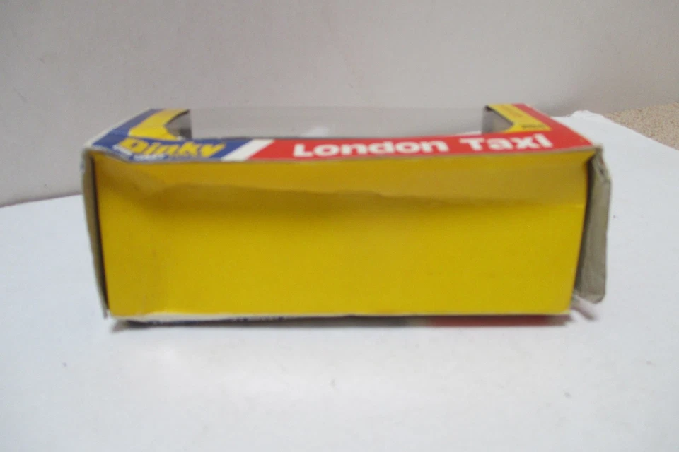 Dinky Model No. 284 London Austin Black Taxi Cab Opening Doors in Original Box  - Image 2 of 4