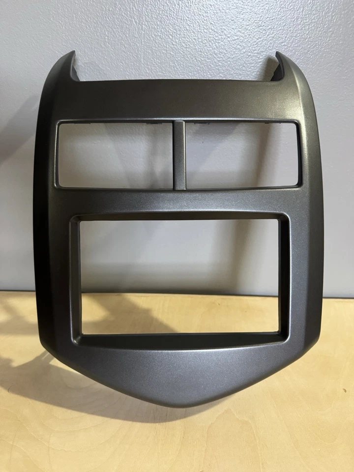 Scosche GM5204B 雪佛兰 Sonic 双 DIN 和 DIN 带填充板(黑色) — 第 2/4 张图片