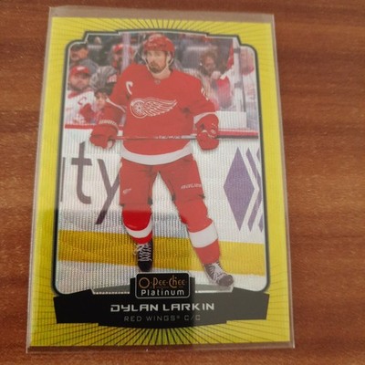 2022-23 O-Pee-Chee Platinum Neon Yellow Surge #80 Dylan Larkin