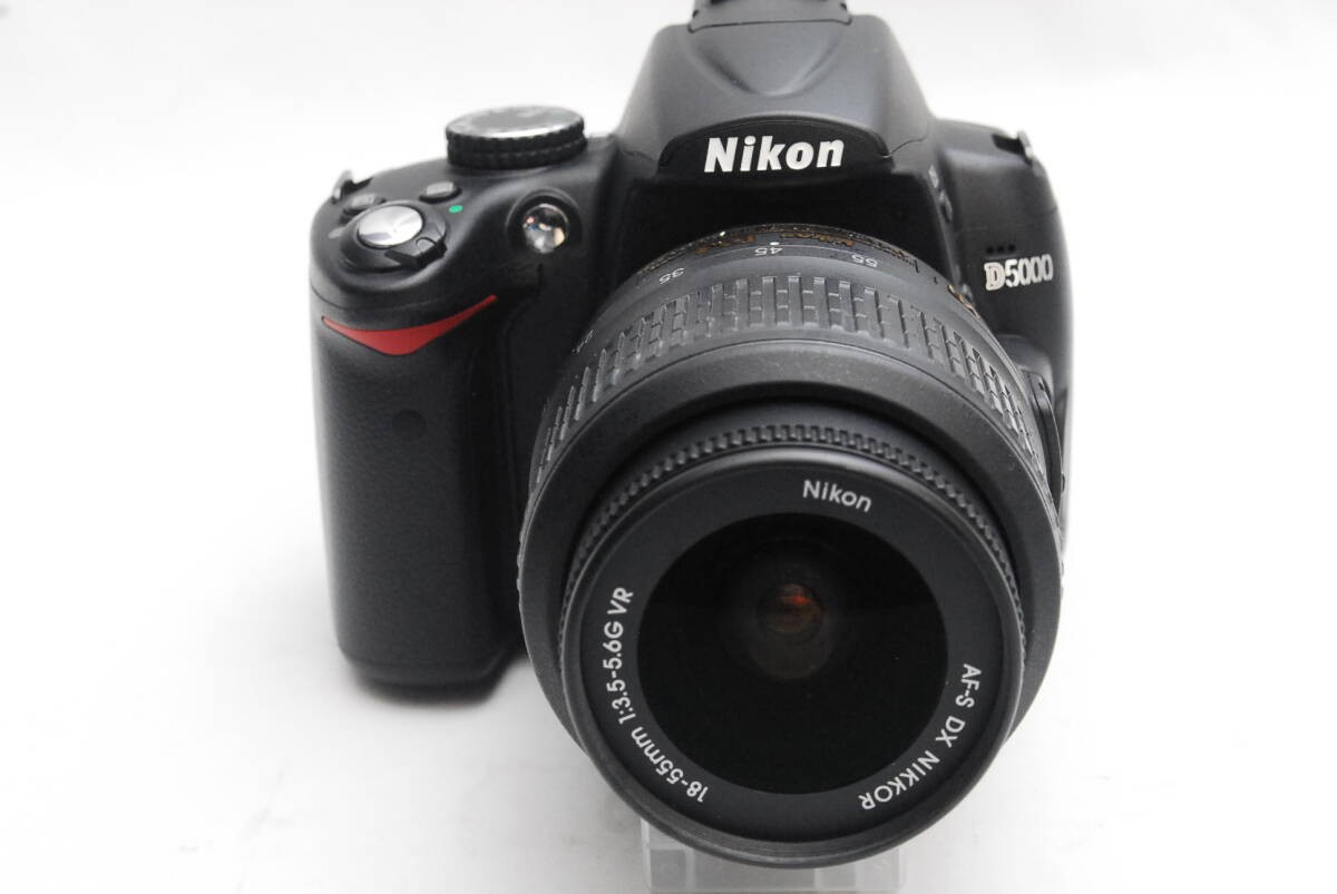 Nikon D5000 ＋ AF-S DX VR Zoom-Nikkor Amazon.com : Nikon D5000 12.3 MP DX Digital SLR Camera with