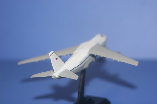 Antonov An-124 Ruslan (NATO code, Condor)   1/700  TAKARA JAPAN - Picture 5 of 10