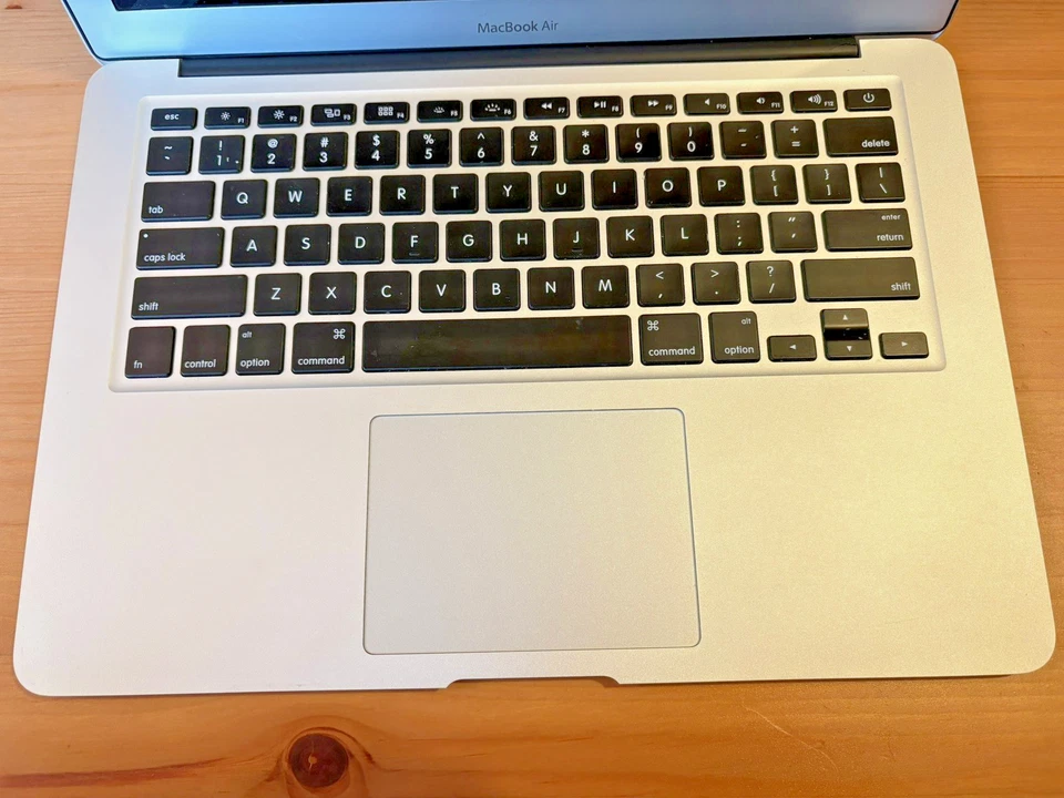 MacBook Air 13 inch Intel Core i5 1.8Ghz 2017 8GB RAM 256GB SSD A1466 1 - Image 3 of 4