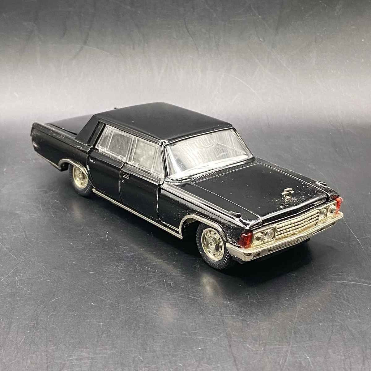 Volga 1:43 Vintage Manufacture Diecast Cars, Trucks & Vans for