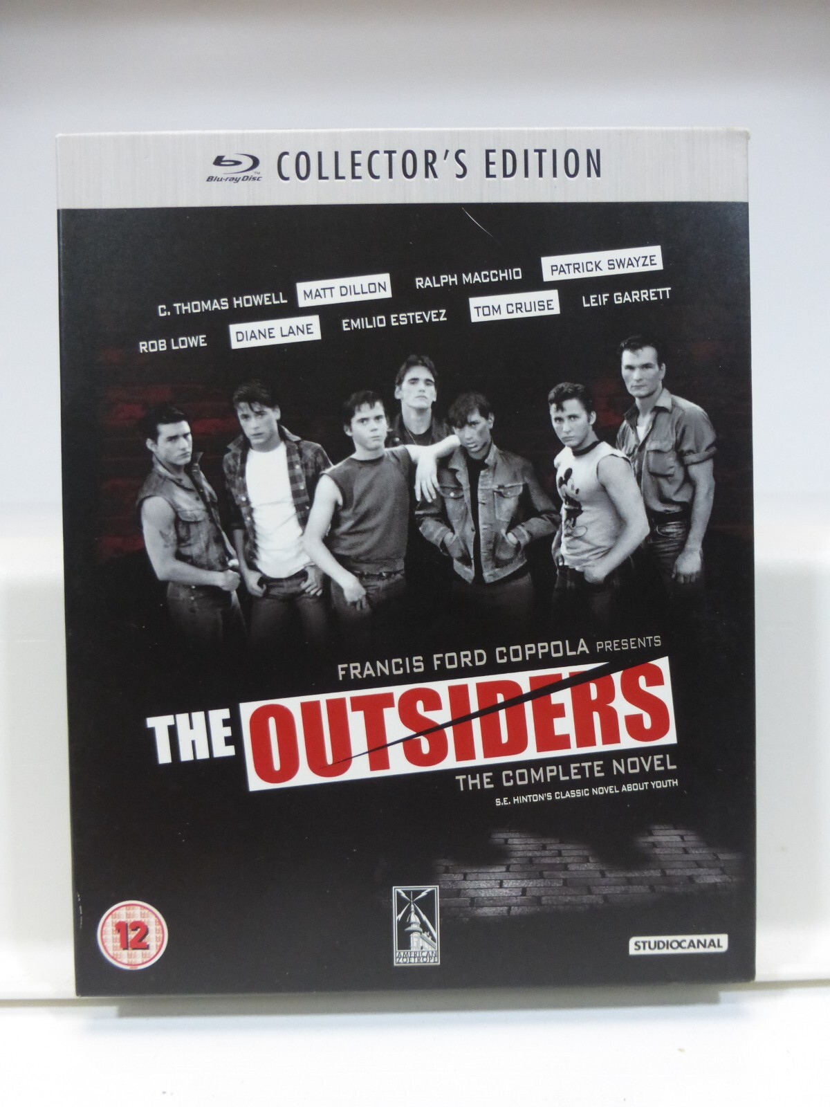 The Outsiders (Blu-ray) Region B. With Slipcase & Booklet. Postcards are missing