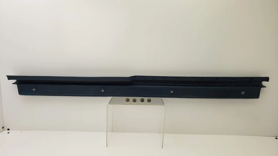 Moldura de puerta de camioneta Nissan 1985 OEM negra Foto 2 de 3