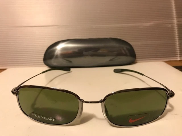 Новые солнцезащитные очки NIKE Reveal I Flexon 035 в стальной оправе с серыми линзами - сделано в Японии - Изображение 3 из 4