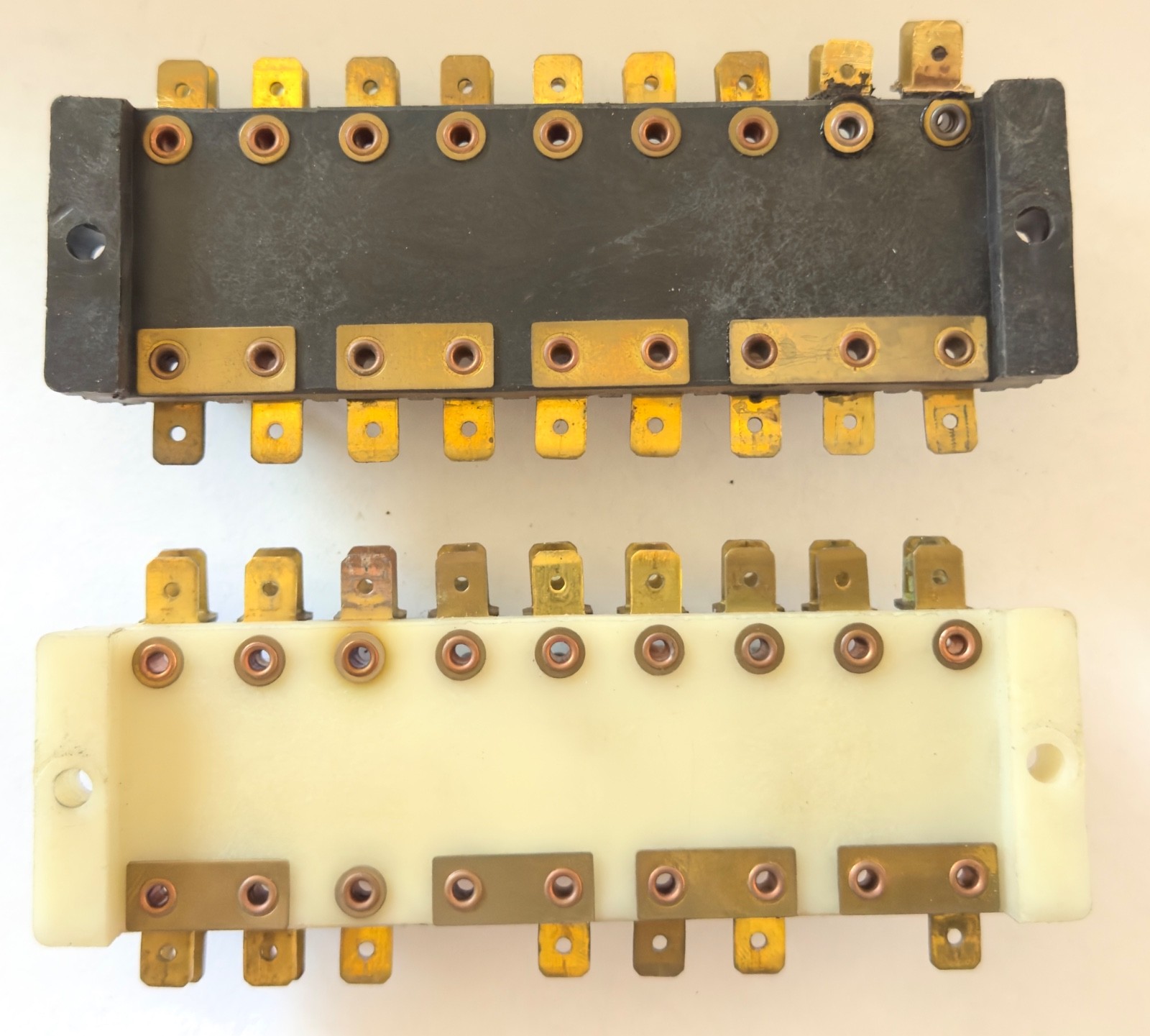Ferrari 308 Fuse box
