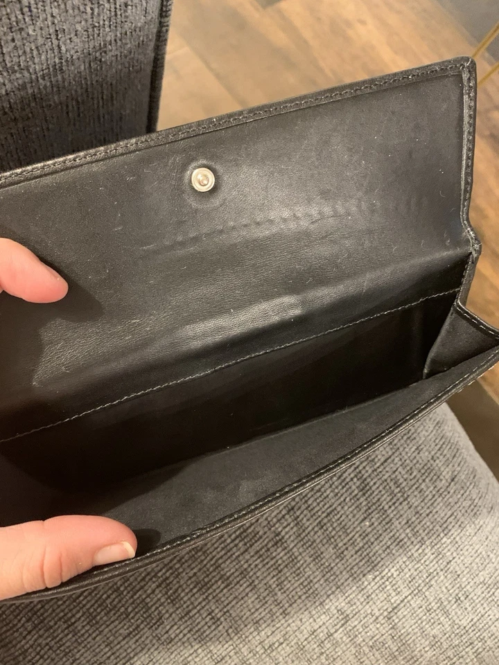 Cartera Coach CC927 para mujer - negra multi/plateada, con bloqueo giratorio y chequera Foto 2 de 4