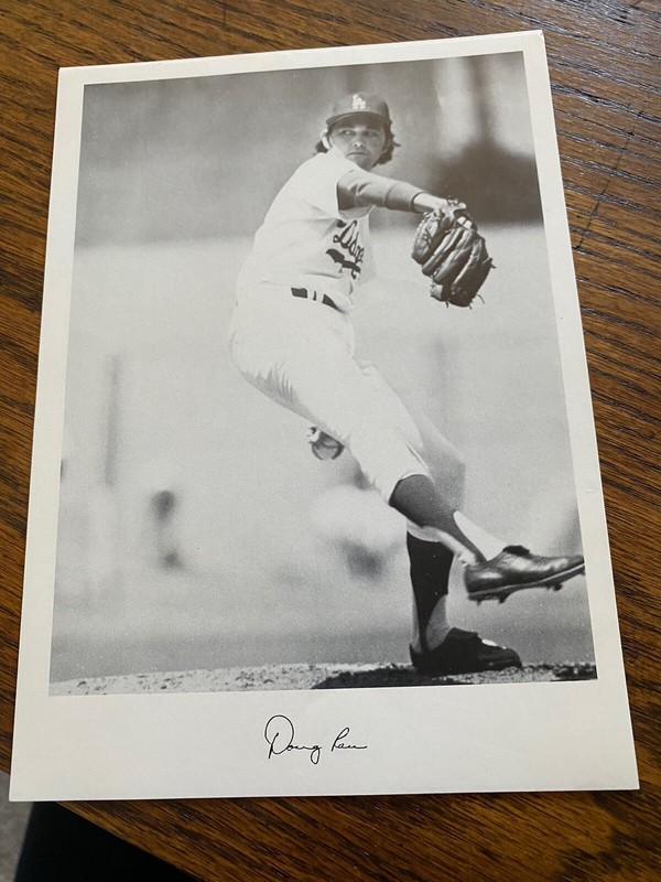 Autographed Doug Rau Los Angeles Dodgers 7"x5" Black & White Picture