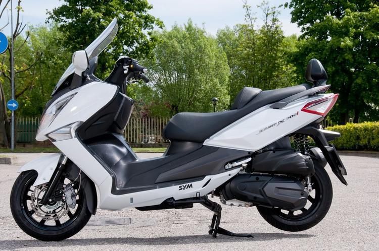 SＹM Fiddle 4 Windshield | SYM USA / Distributed by Alliance Powersports