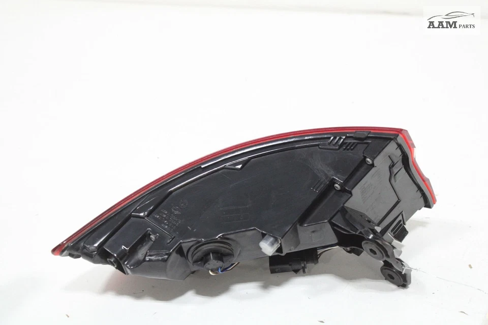 AUDI A4 QUATTRO 2017-2019 LUZ TRASERA DERECHA EXTERIOR FRENO FRENO FRENO OEM Foto 2 de 4